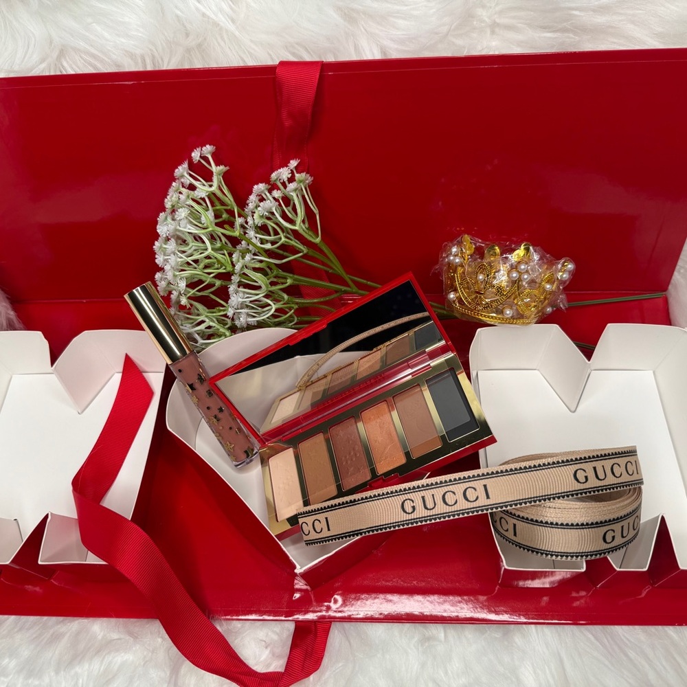 ESTEÉ LAUDER Lip Gloss and Eyeshadow Set - Box Red M❤️M for a Gift BUNDLE…(6)